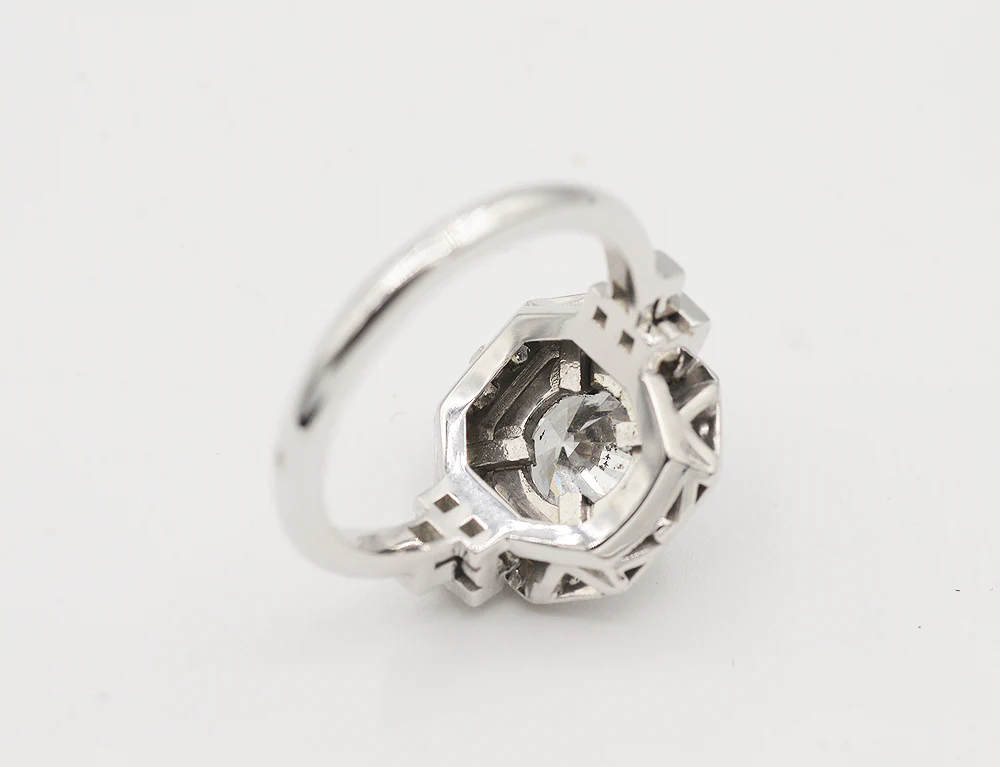 Bague Création Benoît Joaillier "Carré Pans Coupés Escaliers" Diamant 1,06 carat D-SI1 - Image 4
