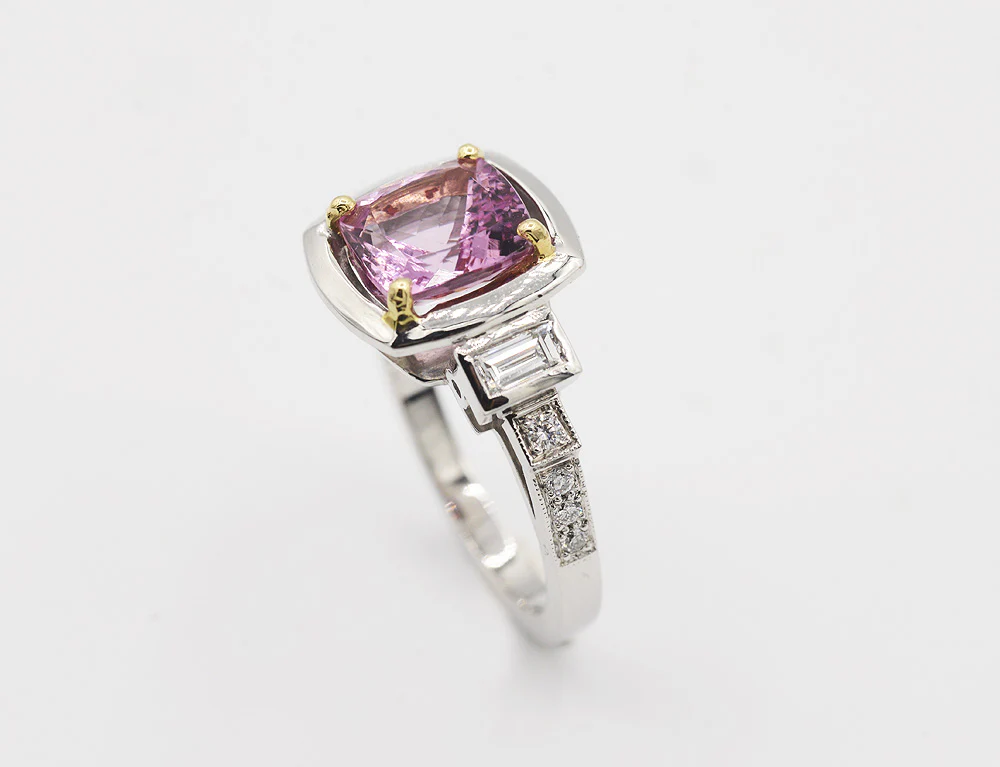 Bague Création Benoit Joaillier "Morganite Escaliers Baguettes Diamants" - Image 3