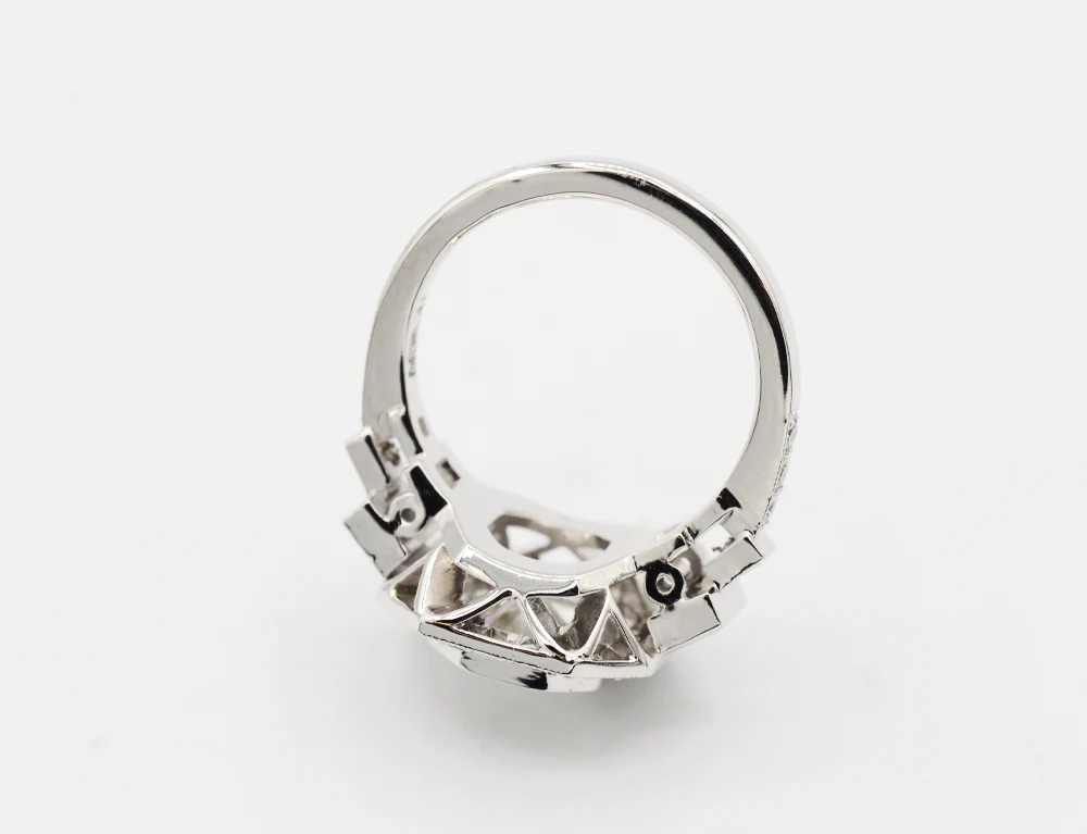 Bague Création Benoit Joaillier "Carrée Pans Coupés" Diamants 0,94 carat F-VS2 et Baguettes - Image 4