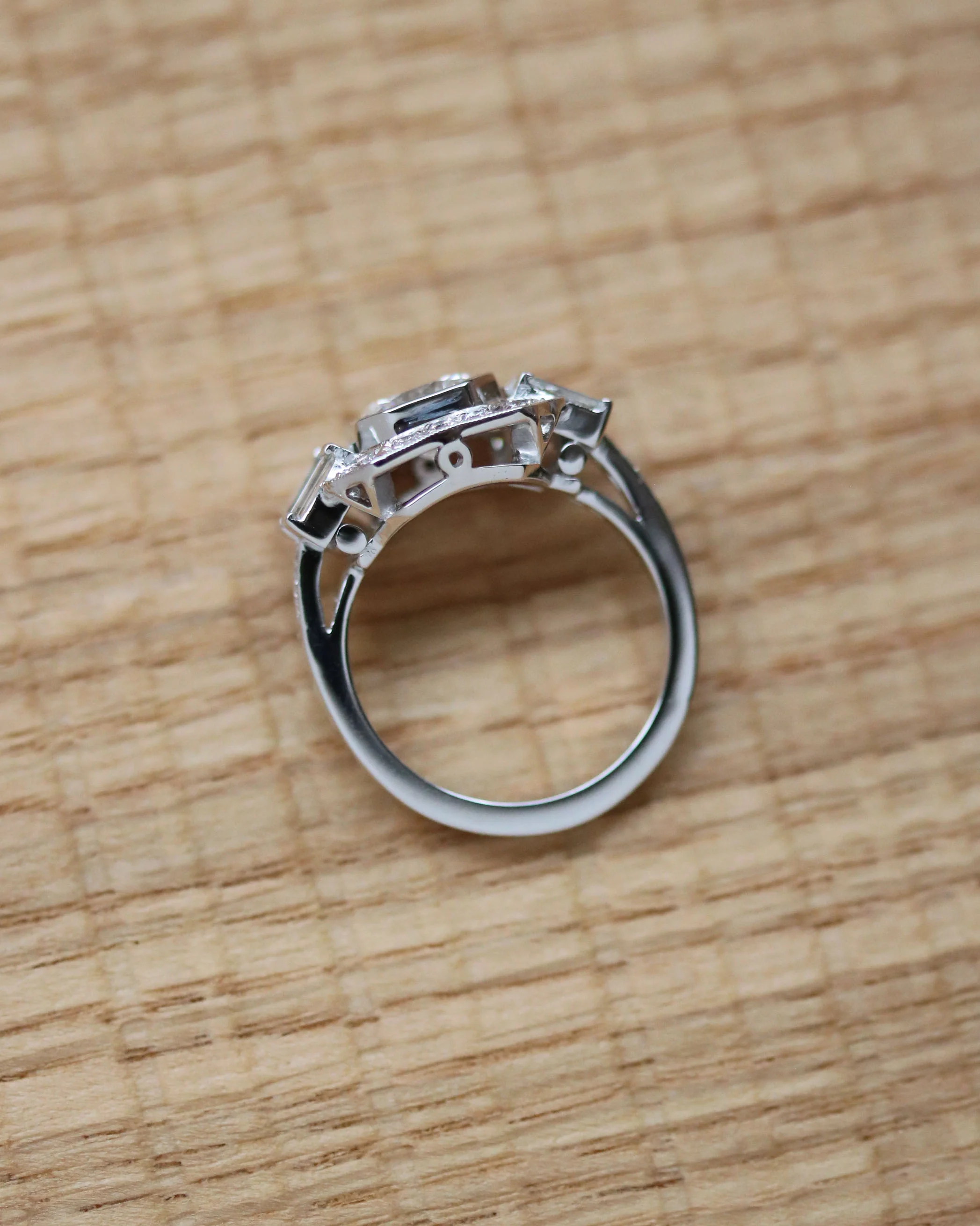 Bague Création Benoit Joaillier "Carrée Pans Coupés Doubles Baguettes" Diamant 1.24 ct - Image 6