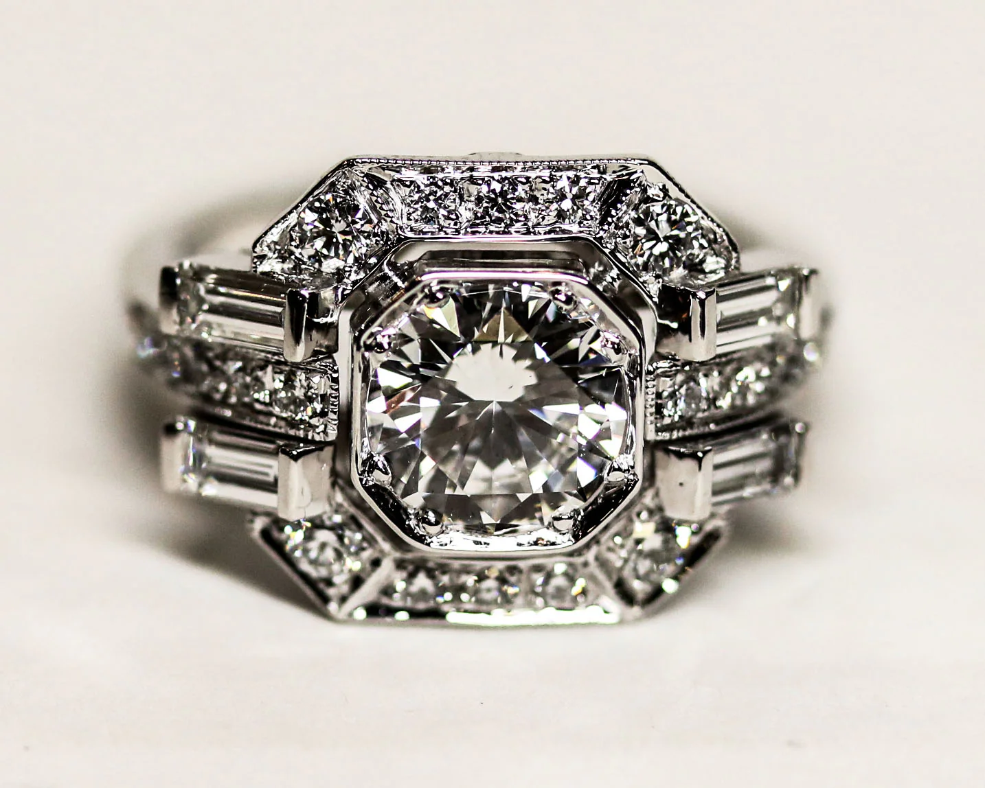Bague Création Benoit Joaillier "Carrée Pans Coupés Doubles Baguettes" Diamant 1.24 ct - Image 8