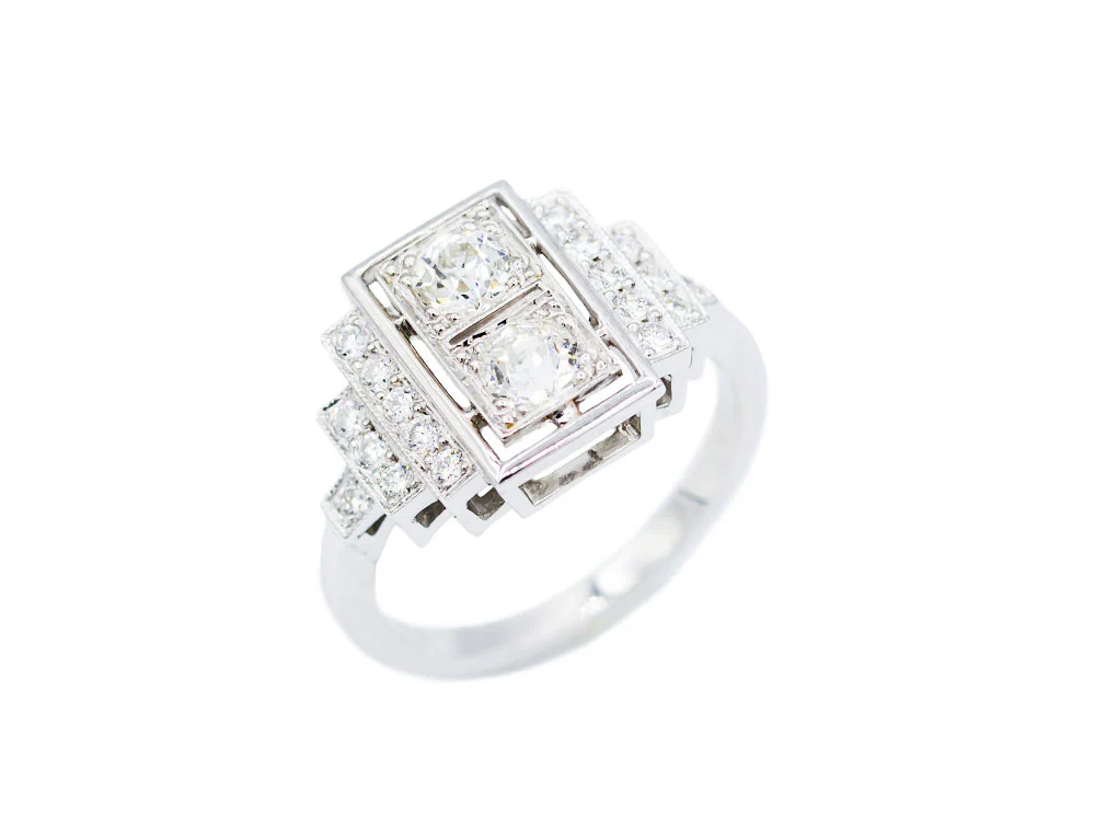 Bague Création Benoit Joaillier "Escaliers et Deux Diamants"