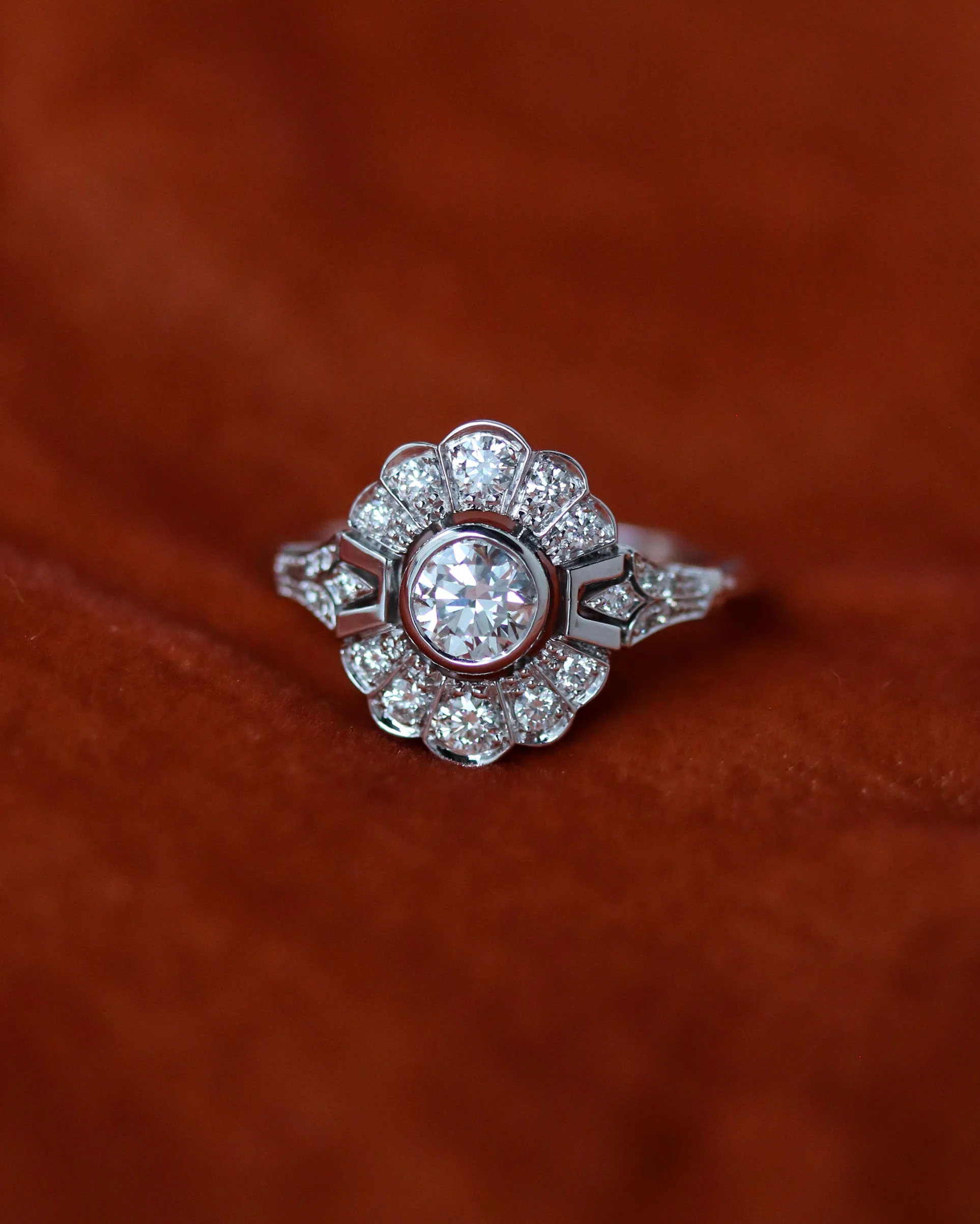 Bague Création Benoit Joaillier "Marguerite" Art Déco Diamant centre 0,51ct - Image 7