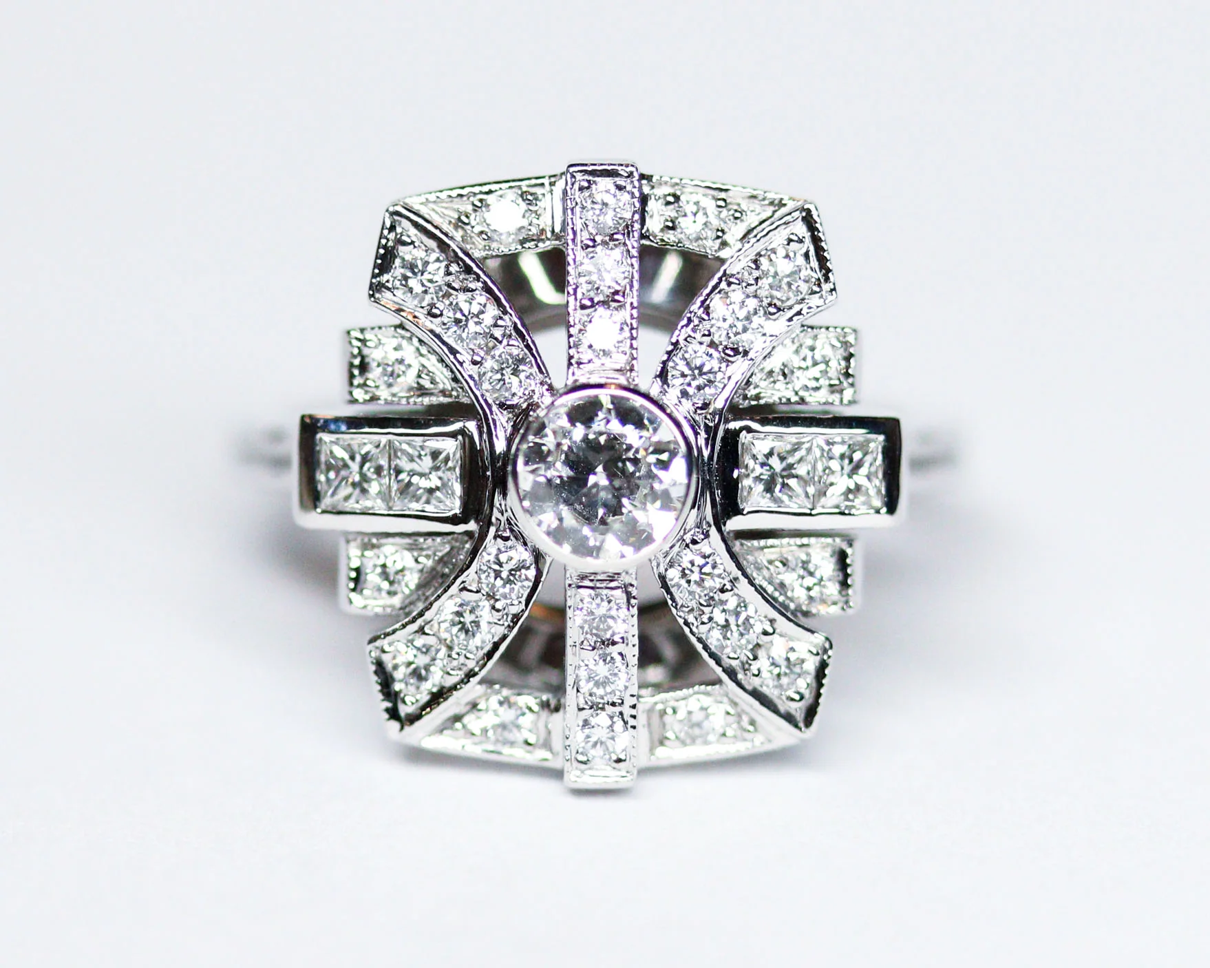 Bague Création Benoît Joaillier "Rectangle Ajouré" Diamants - Image 5