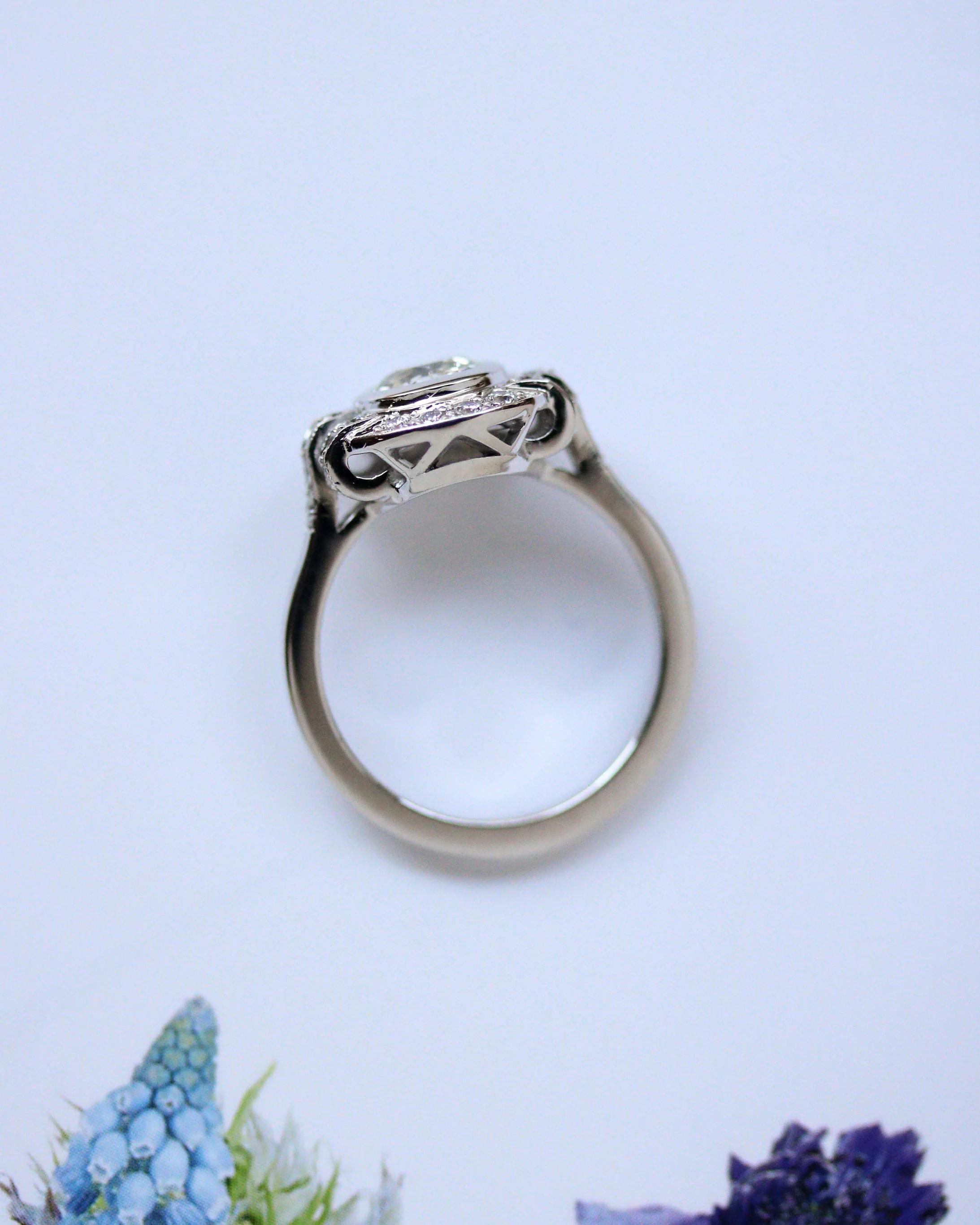 Bague Création Benoit Joaillier "Ronde Diamants et Godrons" - Image 5