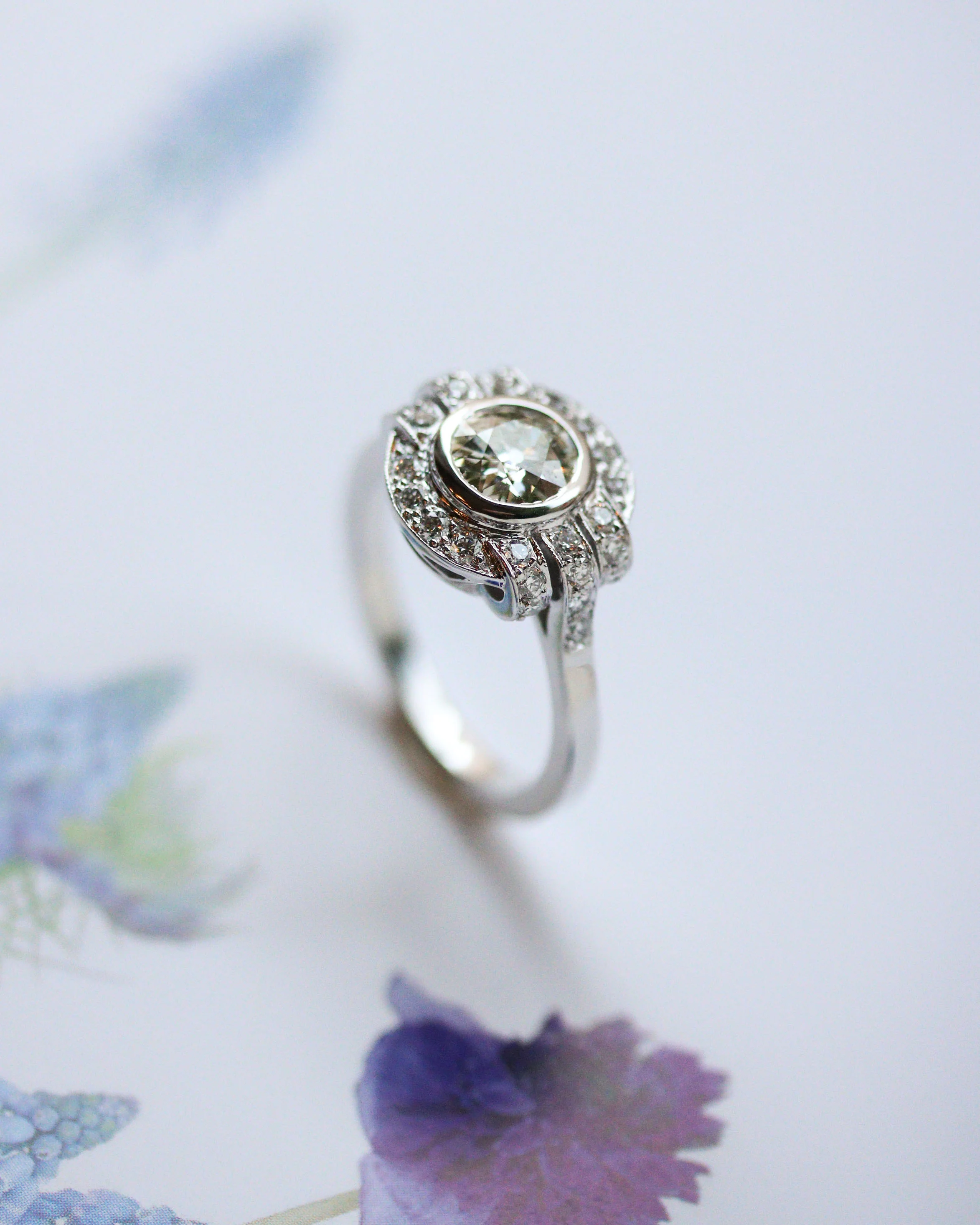 Bague Création Benoit Joaillier "Ronde Diamants et Godrons" - Image 6