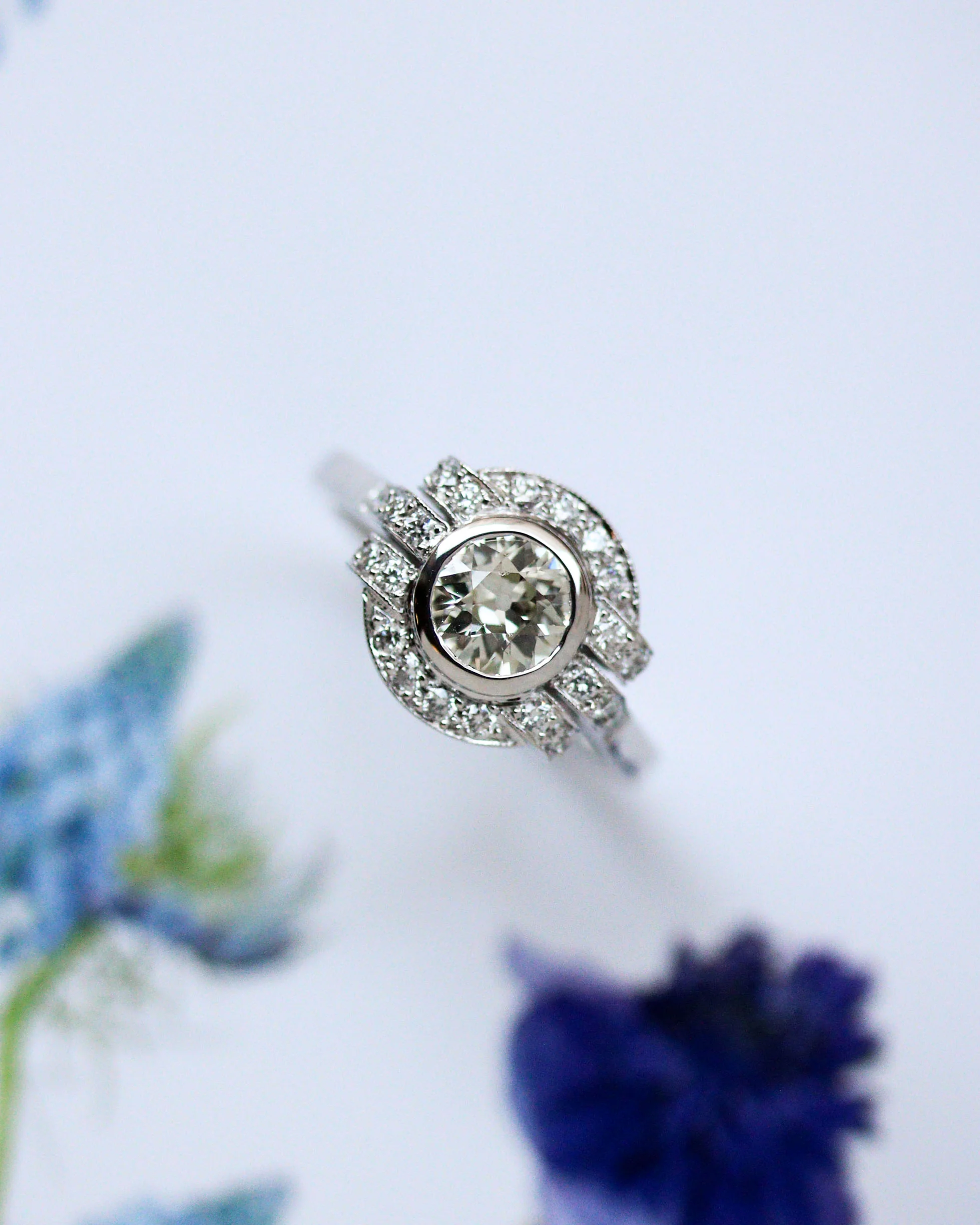 Bague Création Benoit Joaillier "Ronde Diamants et Godrons" - Image 7