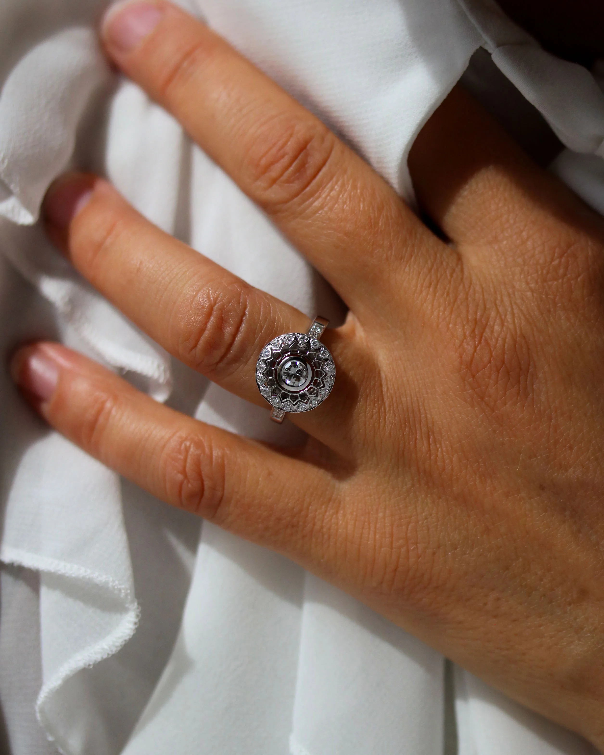 Bague Création Benoit Joaillier "Soleil" Diamant 0.40 ct taille brillant - Image 2