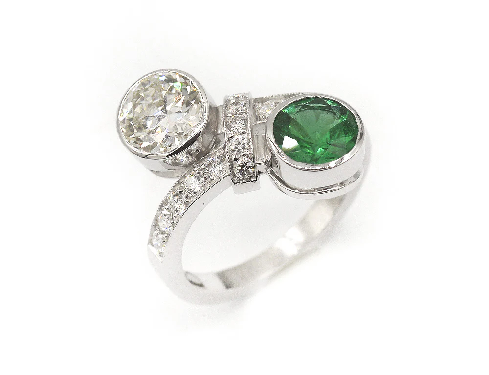 Bague Création Benoit Joaillier "Toi et Moi Emeraude et Diamant"