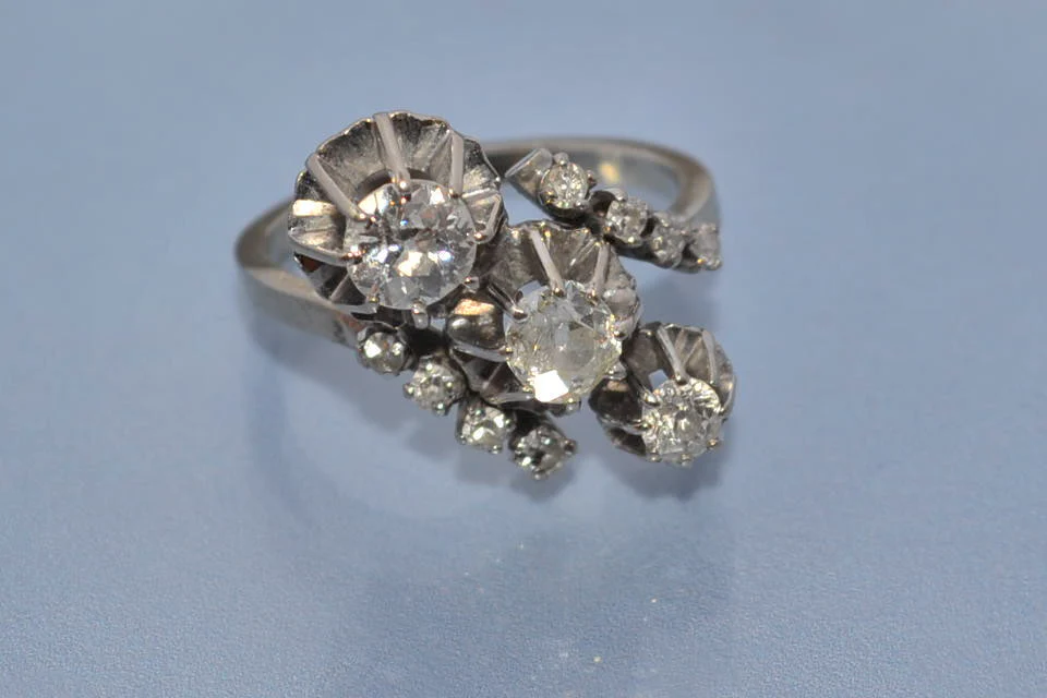 Bague diamants et 18 carats