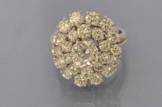 Bague diamants et platine - Image 3