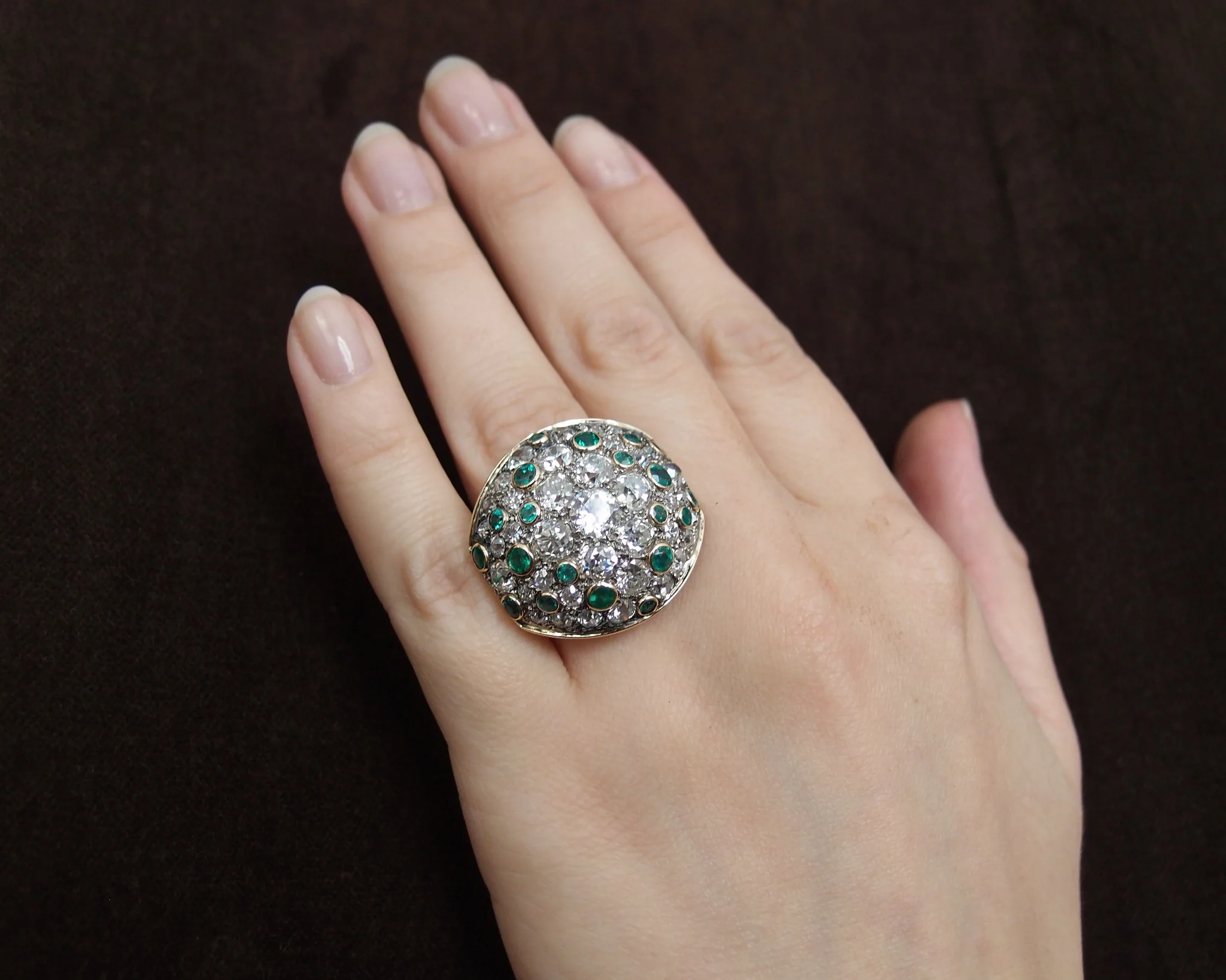 Bague "'Dome" or,platine,diamants et emeraudes - Image 7