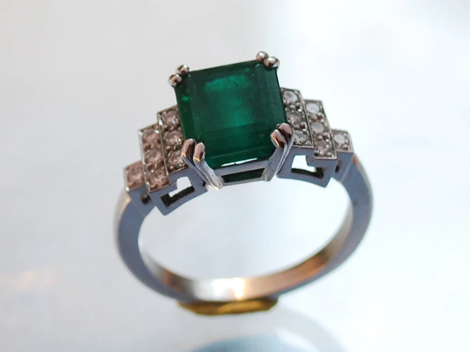 Bague émeraude diamants