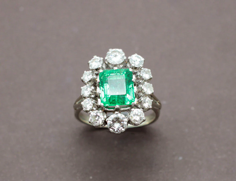 Bague Emeraude Entourage - Image 2
