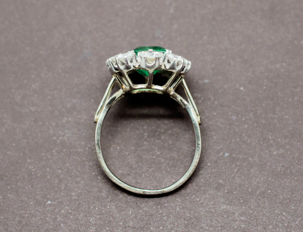 Bague Emeraude Entourage - Image 5