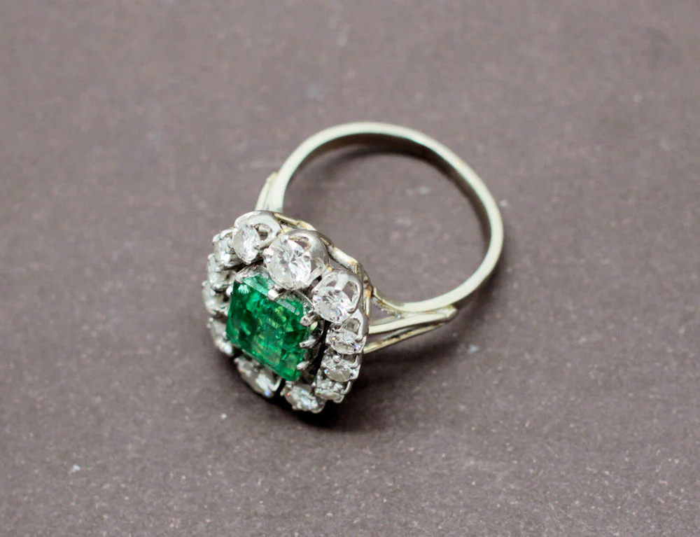 Bague Emeraude Entourage - Image 7