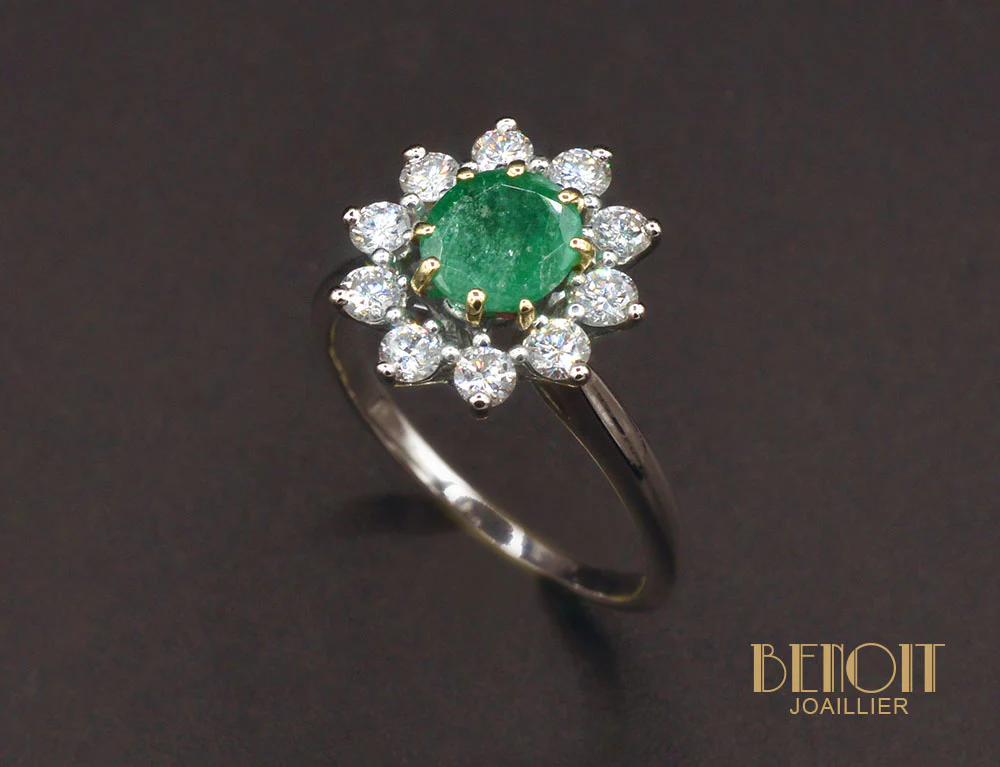 Bague Emeraude Entourage Diamants - Image 3