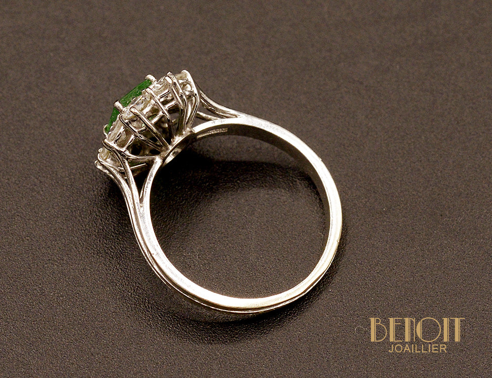Bague Emeraude Entourage Diamants - Image 5