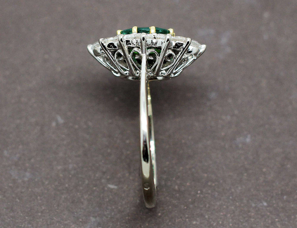 Bague Emeraude Entourage Diamants - Image 4