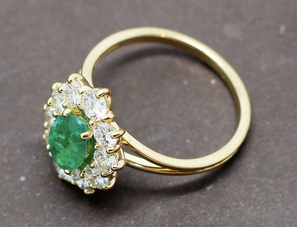 Bague Emeraude Entourage Diamants - Image 5