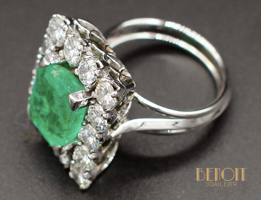 Bague Emeraude Entourage Diamants - Image 5