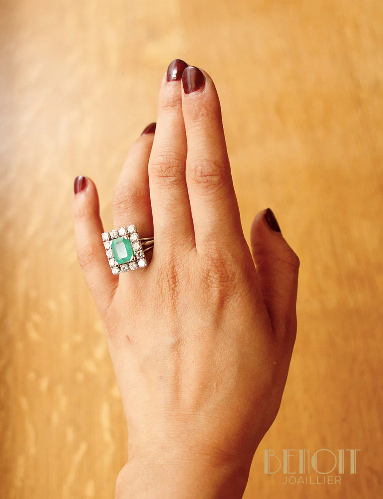 Bague Emeraude Entourage Diamants - Image 9