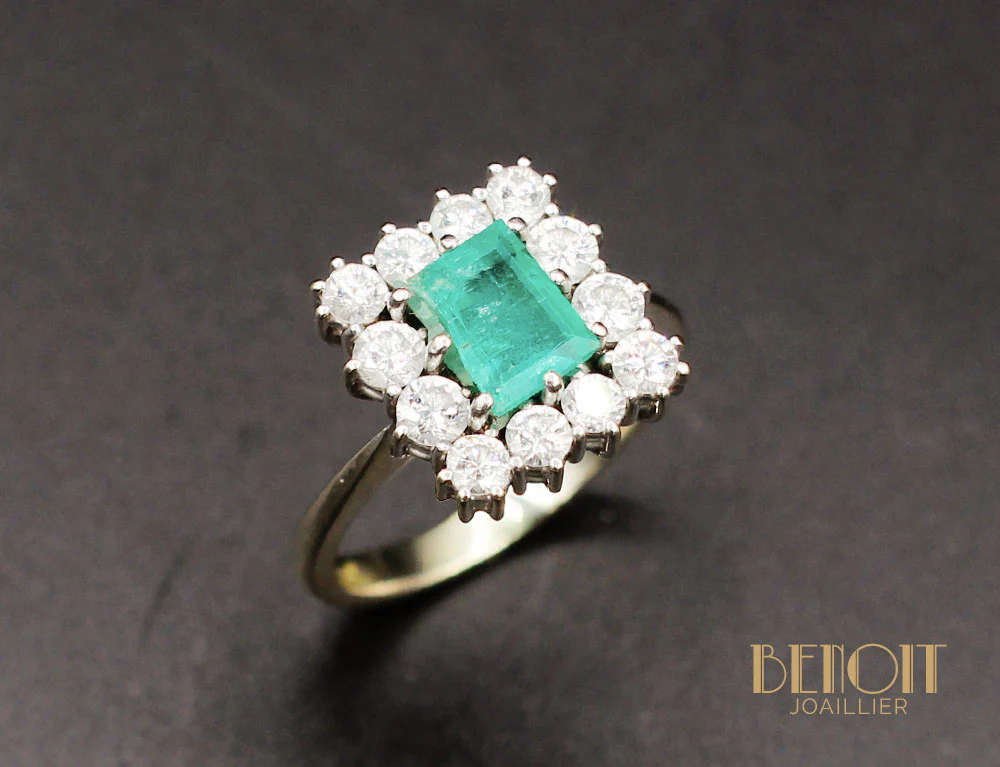 Bague Emeraude Entourage Diamants