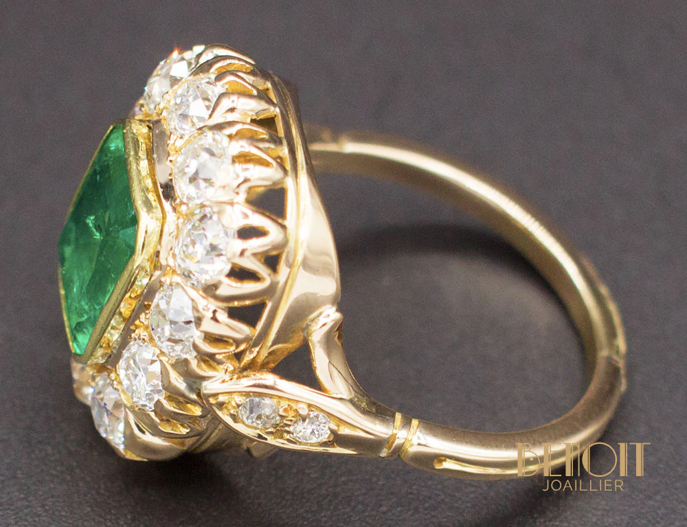Bague Emeraude Entourage Diamants - Image 6