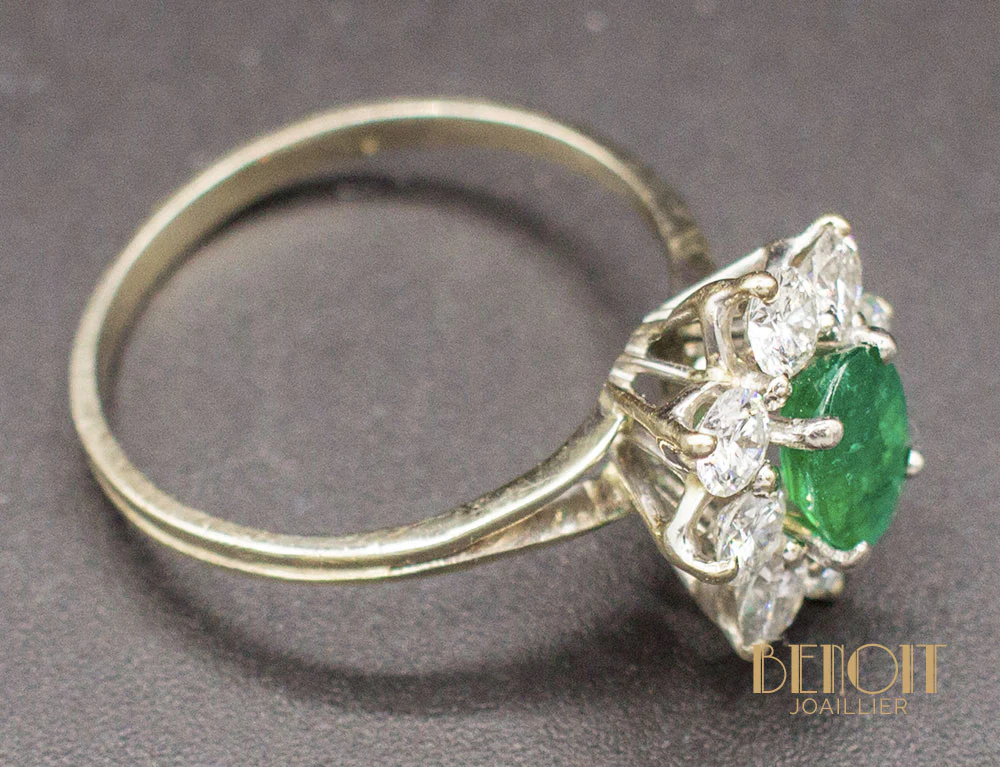 Bague Emeraude Entourage Diamants - Image 4