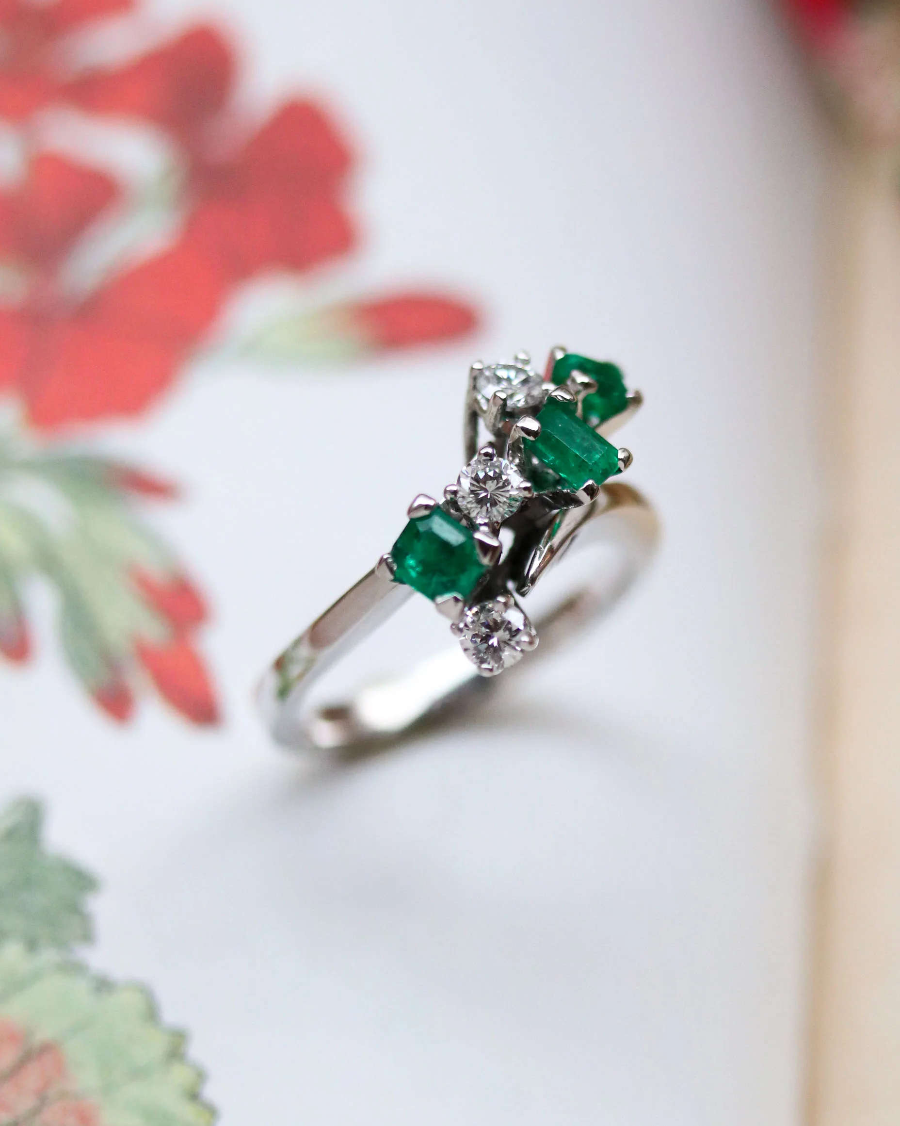 Bague Toi & Moi Or blanc Emeraudes et Diamants