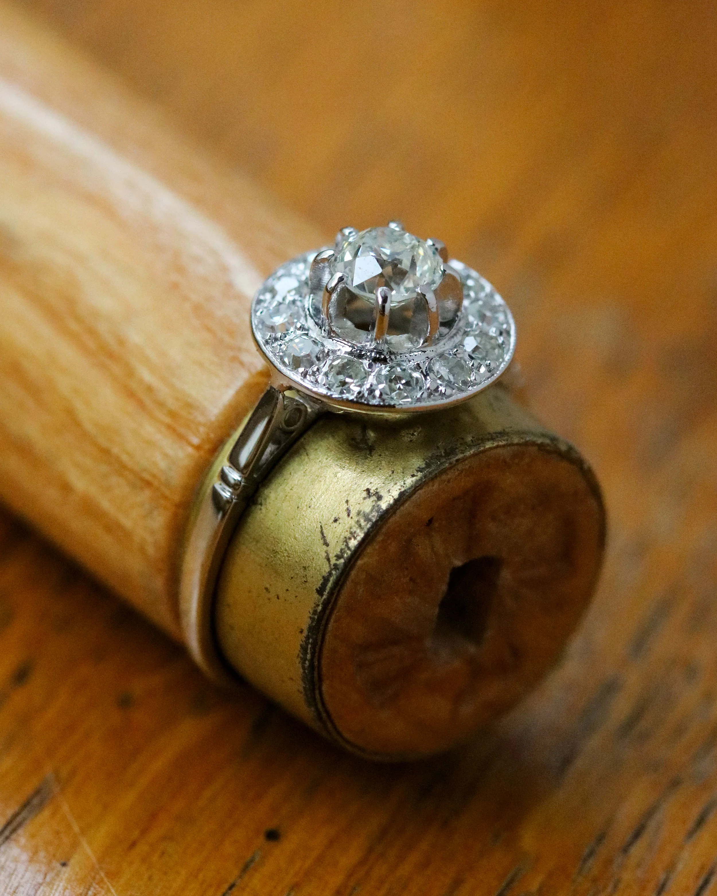 Bague Entourage Art Déco Platine