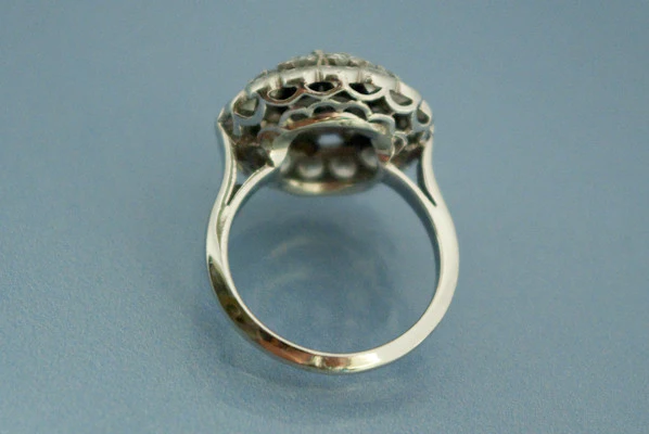 Bague Fleur de Diamants et Platine - Image 2