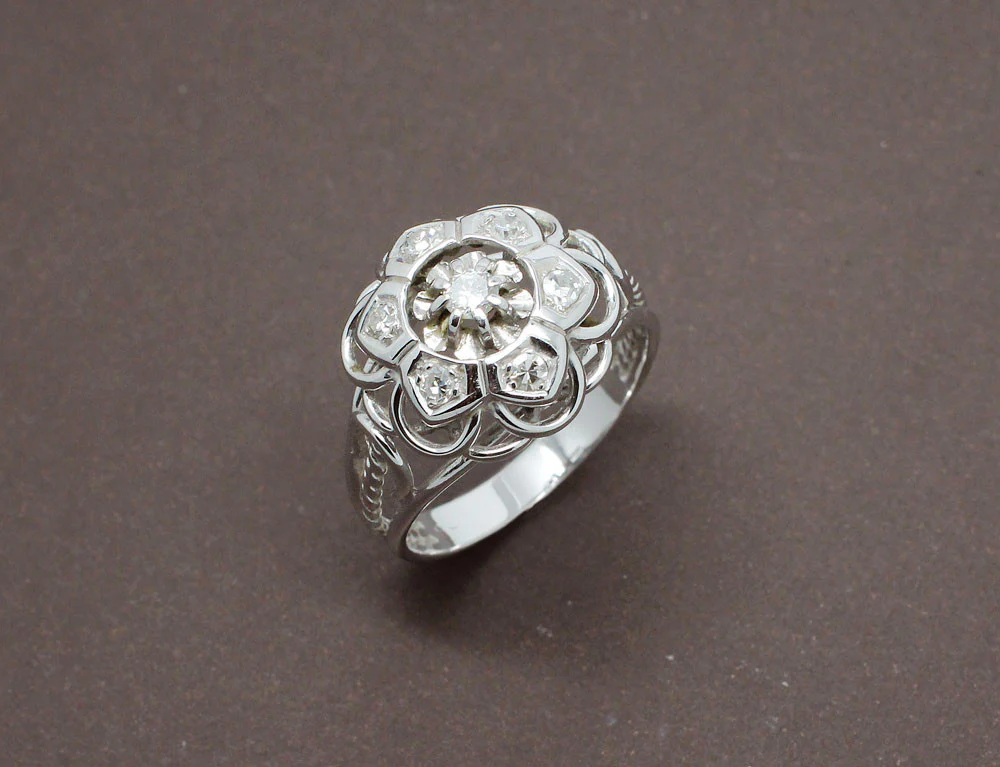 Bague Fleur Diamants et Or Blanc