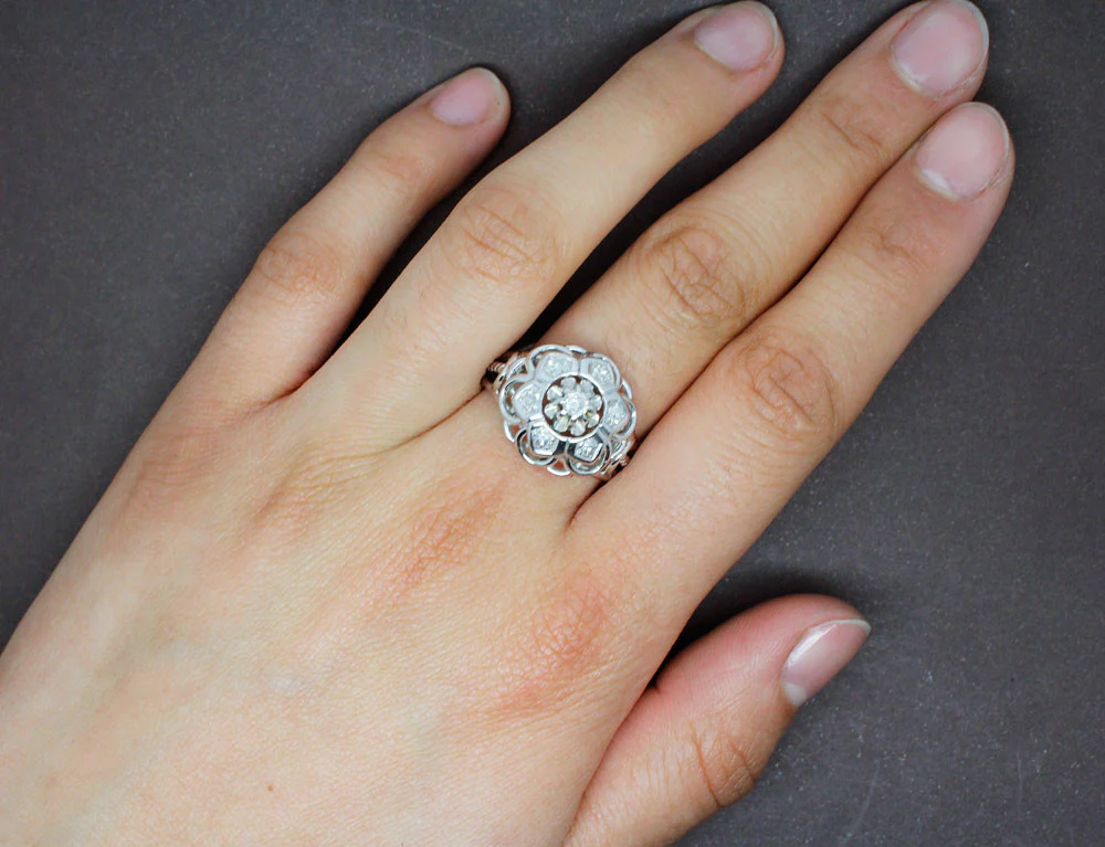 Bague Fleur Diamants et Or Blanc - Image 4