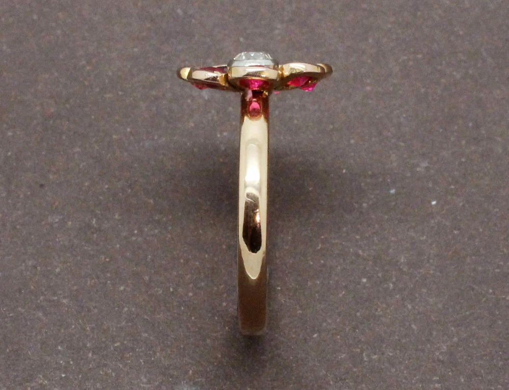 Bague Fleur Or Rubis Diamants - Image 5