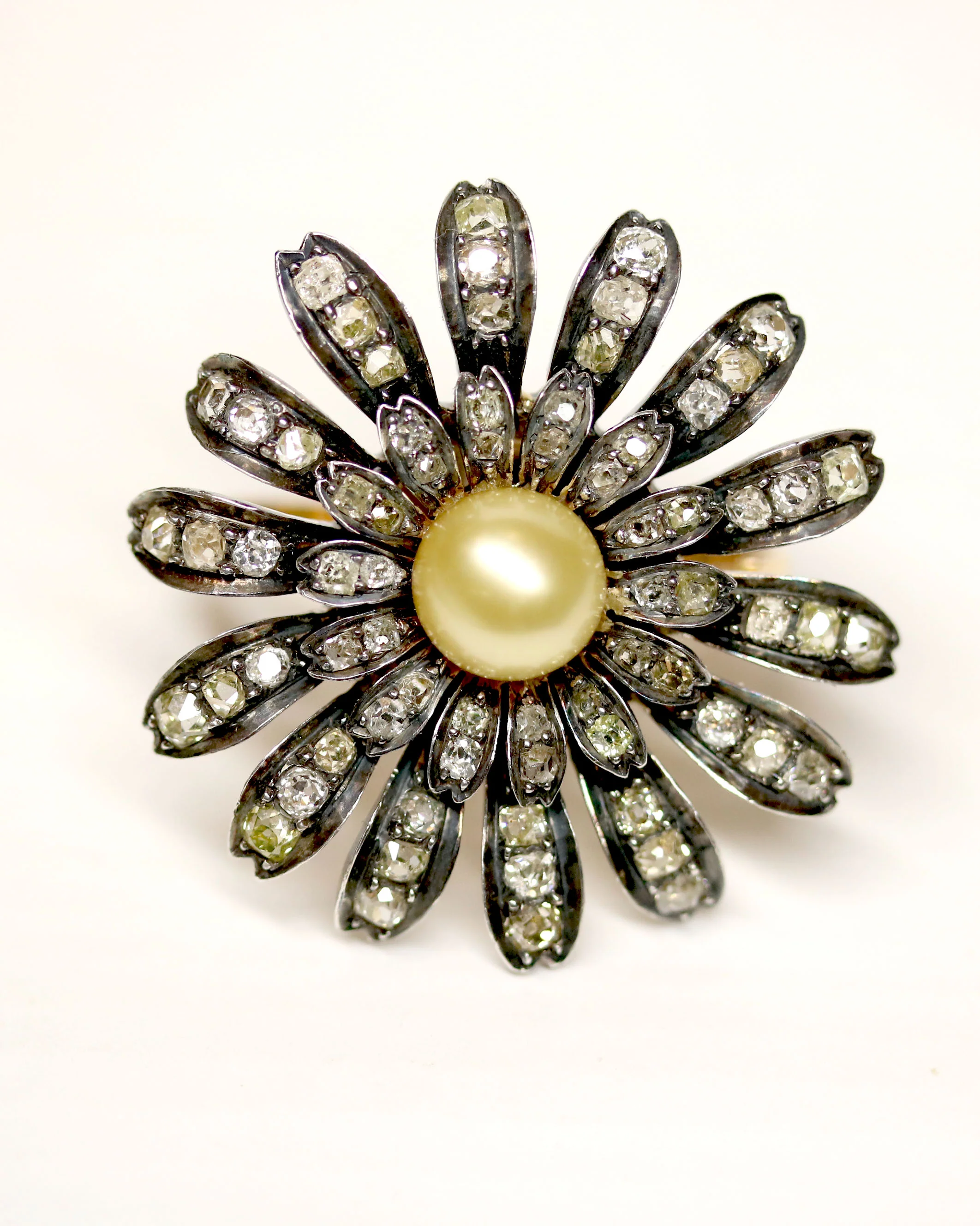 Bague Marguerite Perle Gold et Diamants "Les Recyclés" - Image 7