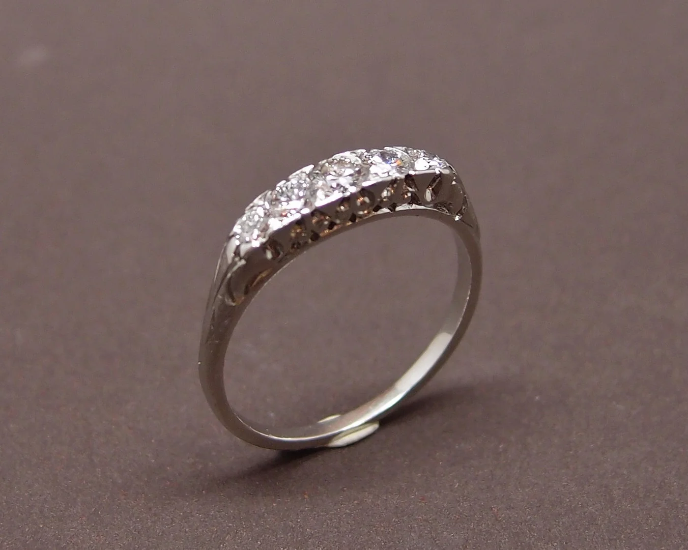 Bague Jarretière platine et diamants - Image 2