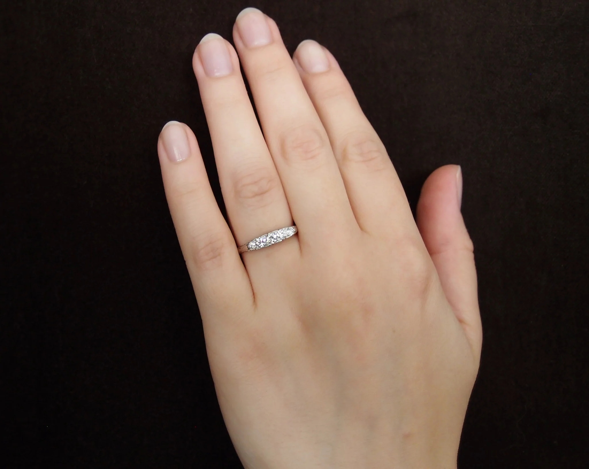 Bague Jarretière platine et diamants - Image 5