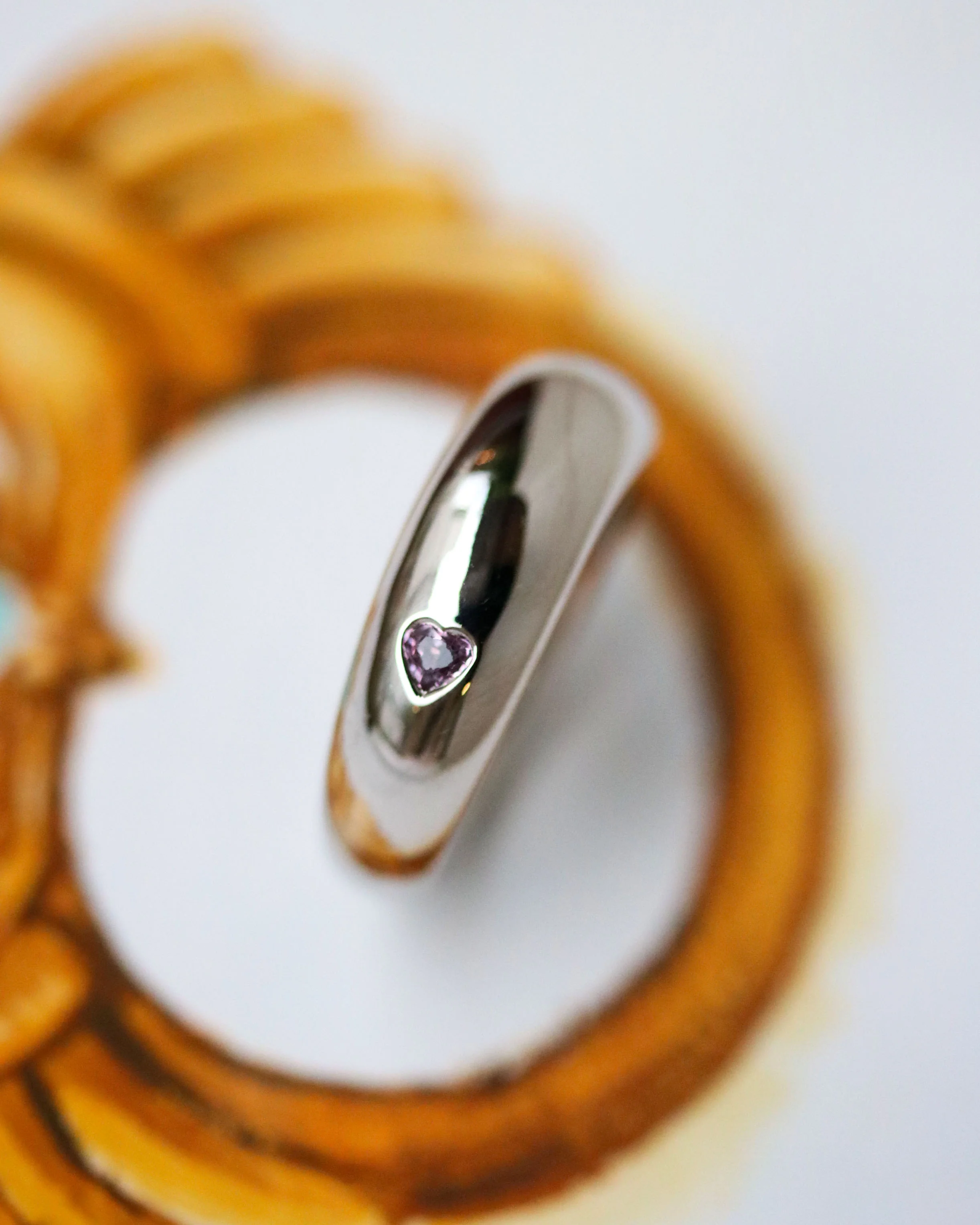 Bague Jonc Or Blanc et Saphir Rose Cœur - Image 5