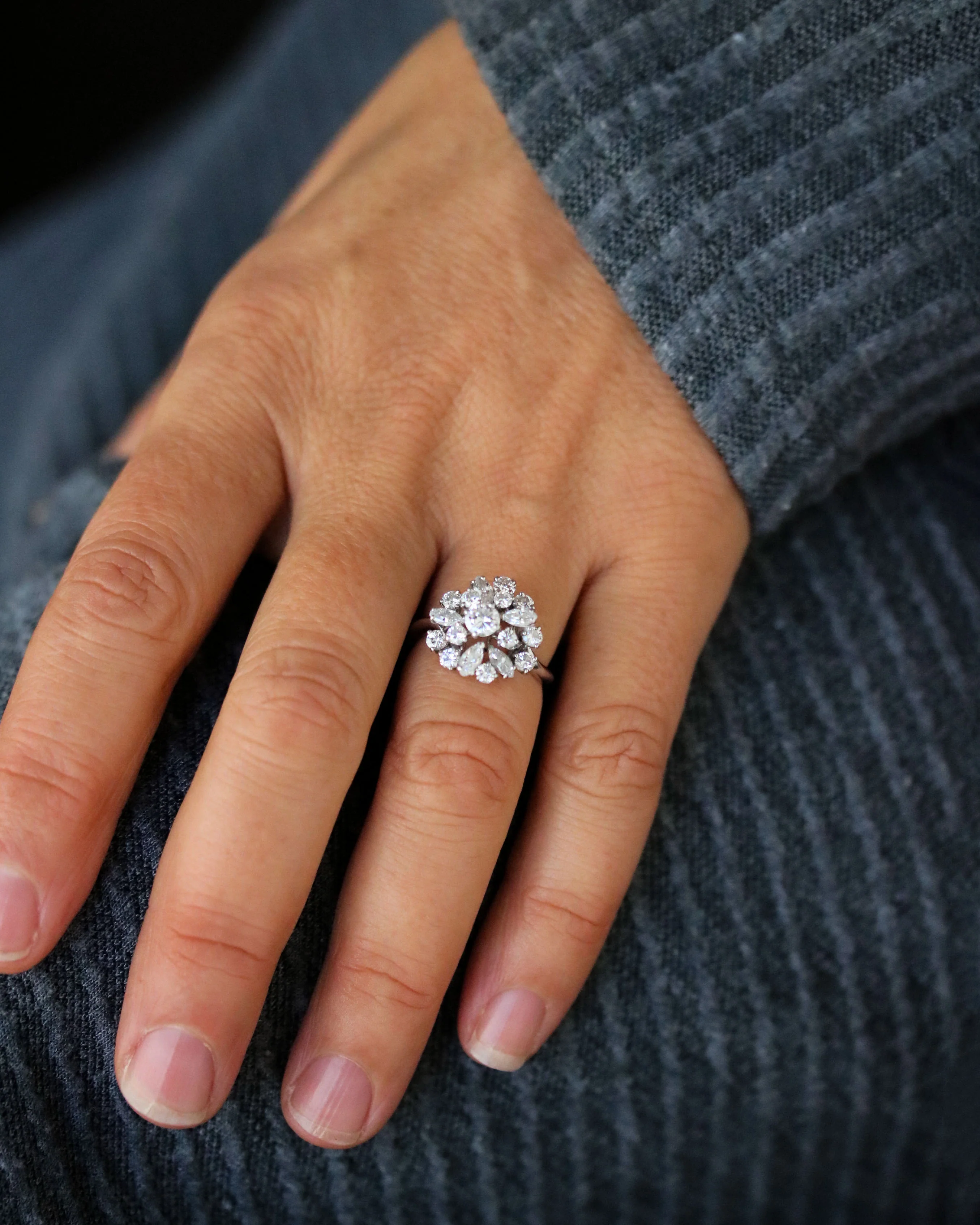 Bague Marguerite cocktail Or blanc Platine Diamants - Image 2