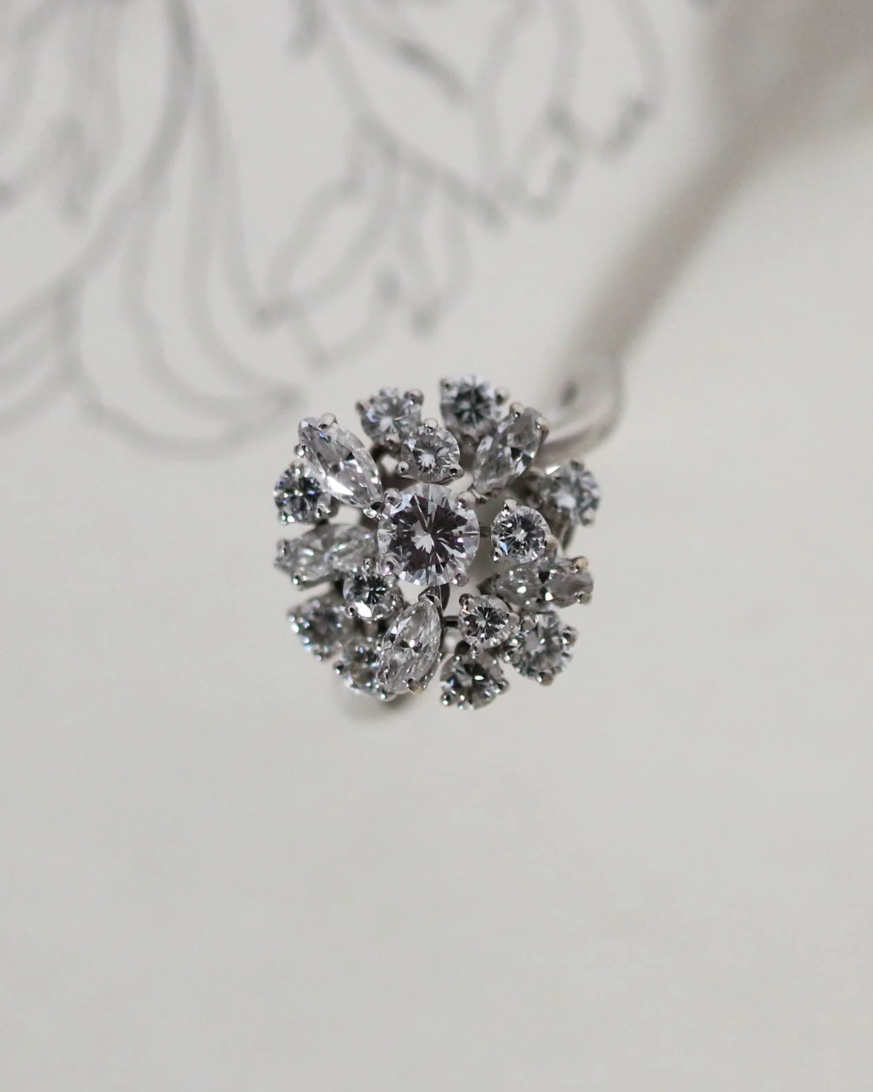 Bague Marguerite cocktail Or blanc Platine Diamants - Image 3