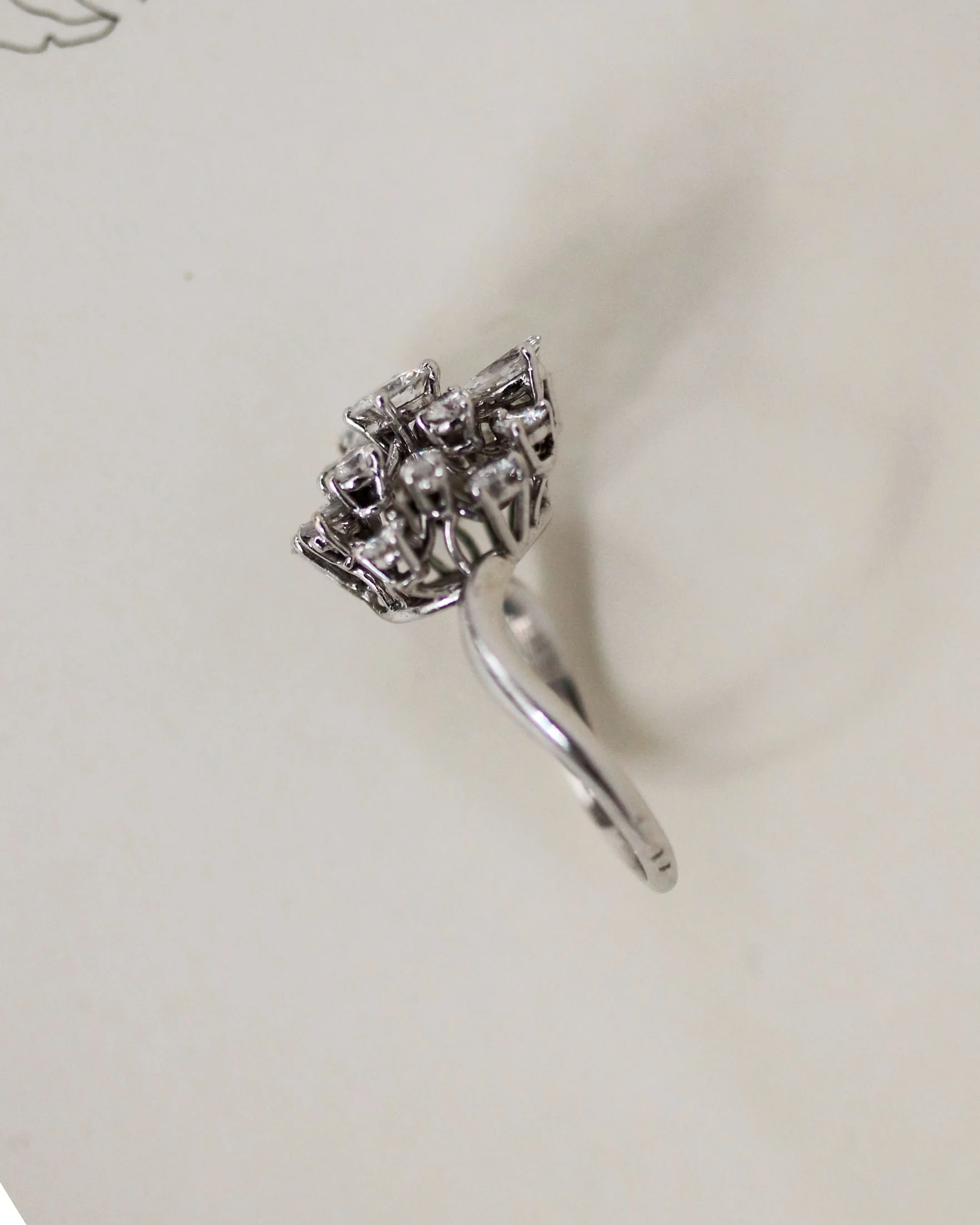 Bague Marguerite cocktail Or blanc Platine Diamants - Image 4