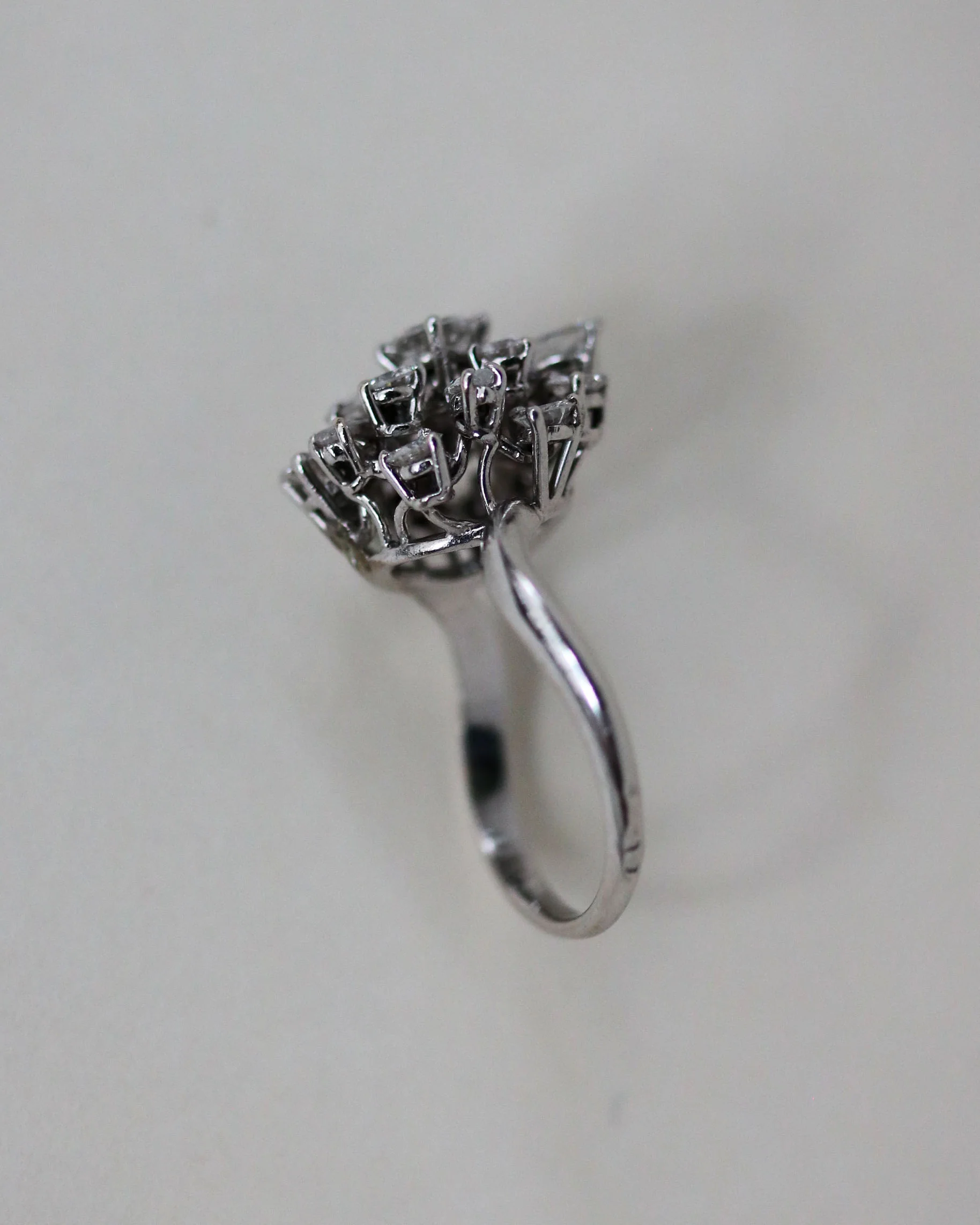 Bague Marguerite cocktail Or blanc Platine Diamants - Image 5