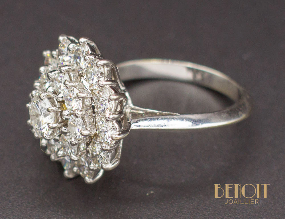 Bague Marguerite Diamants Double Entourage - Image 5