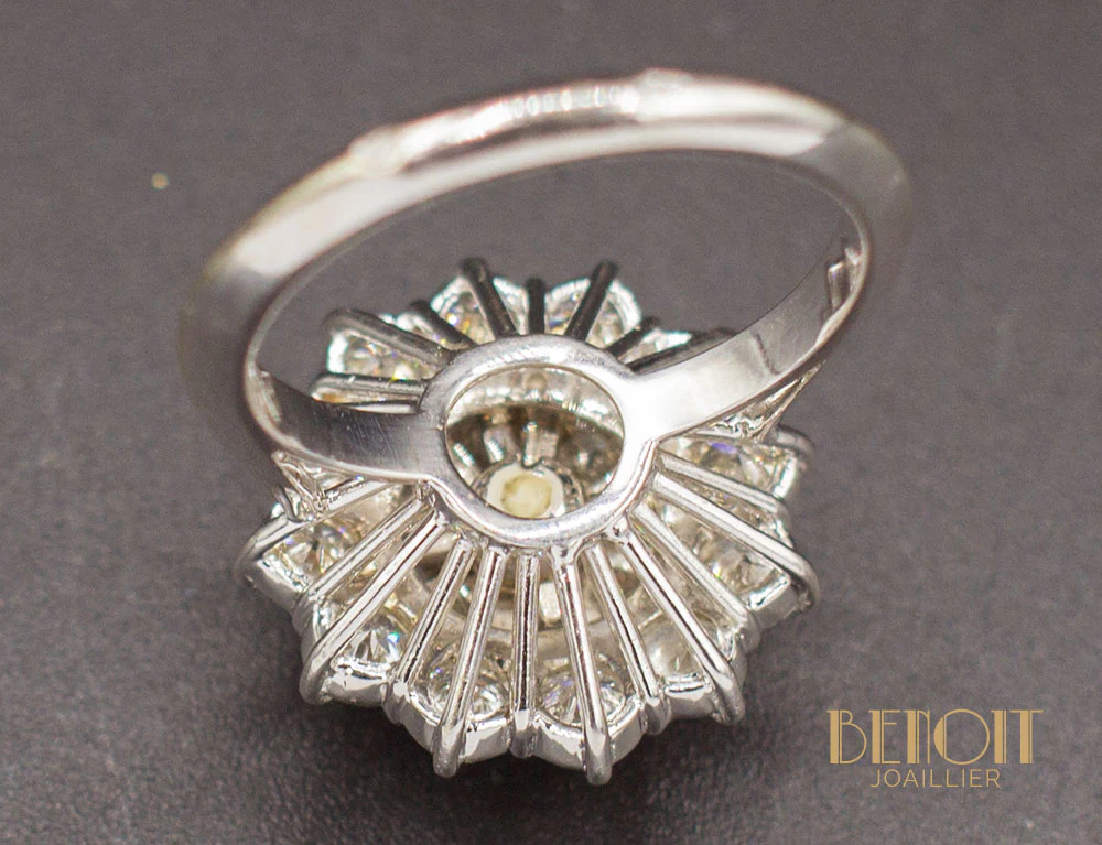 Bague Marguerite Diamants Double Entourage - Image 6