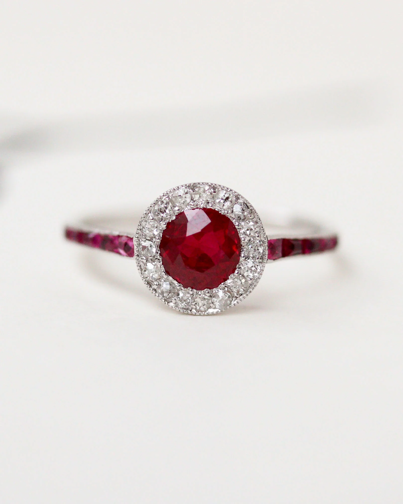 Bague Marguerite Rubis Verneuil Diamants