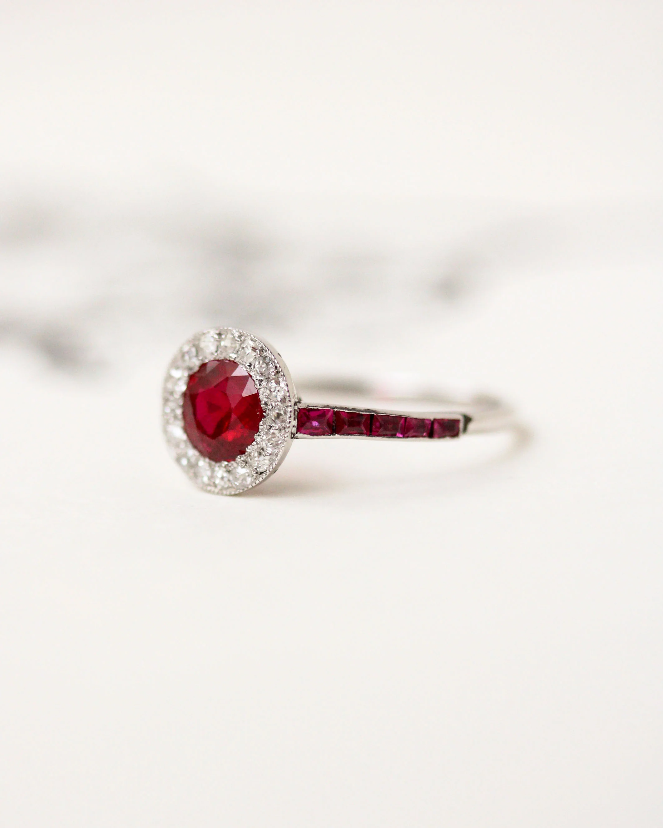 Bague Marguerite Rubis Verneuil Diamants - Image 4