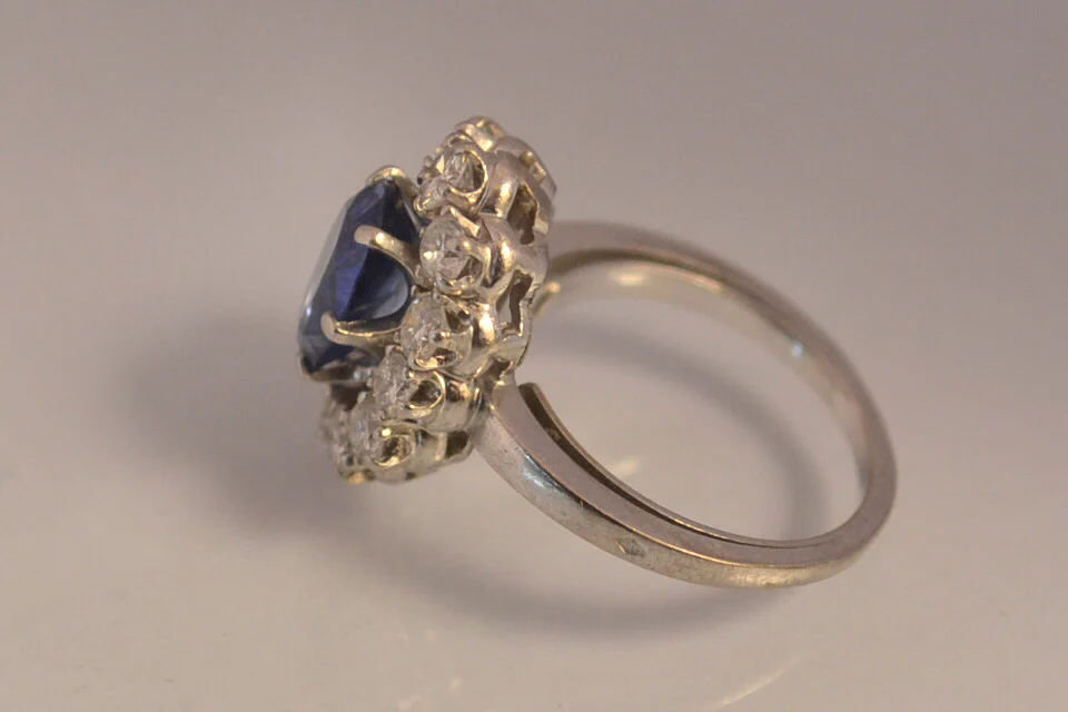 Bague marguerite saphir et diamants - Image 4
