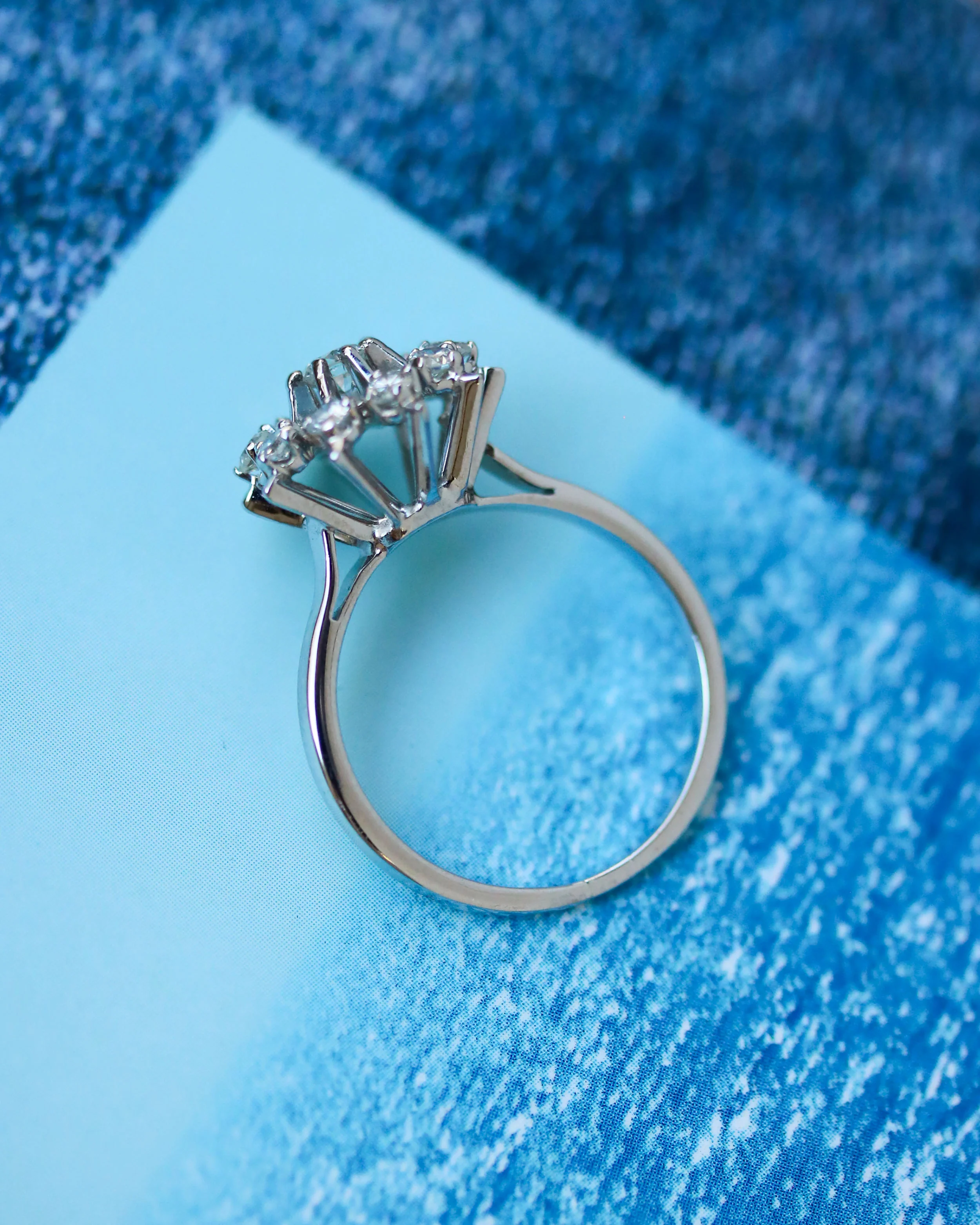 Bague Marguerite Vintage Diamants Or blanc - Image 3