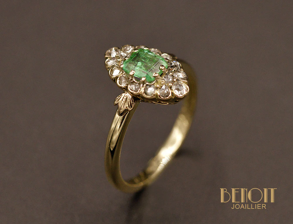 Bague Marquise Emeraude et Diamants